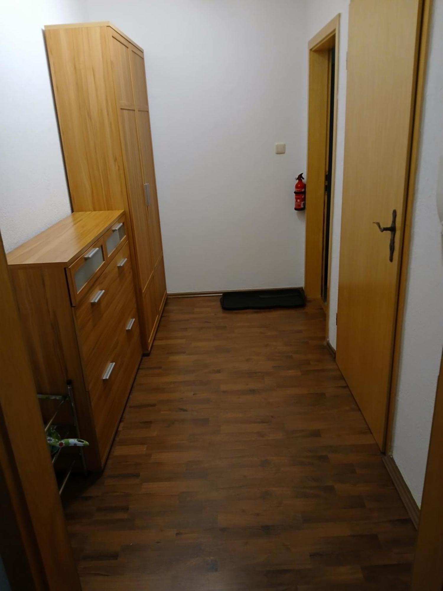 Kleine Wohnung Fuer Monteure Und Dienstreisen Цвикау Екстериор снимка